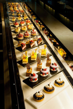 greg-cake-display